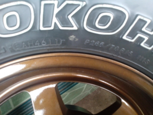 ขายยาง Yokohama  AT/S ขนาด 265/70/16  พร้อมล้อte37x  สภาพสวยๆเลยครับ