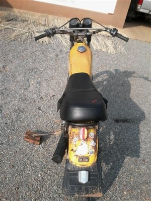 ขาย DT100 มีเล่มไม่โอนเครื่องดีพอใช้โครงไม่ผุคันสตาร์ทคันเกียร์ไม่เชื่อม ขาย 8900 บาท