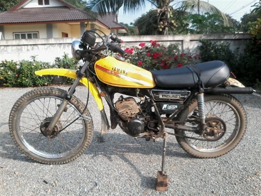 ขาย DT100 มีเล่มไม่โอนเครื่องดีพอใช้โครงไม่ผุคันสตาร์ทคันเกียร์ไม่เชื่อม ขาย 8900 บาท