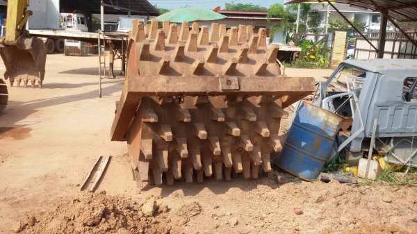 ขายลูกกลิ้งล้อ หนาม