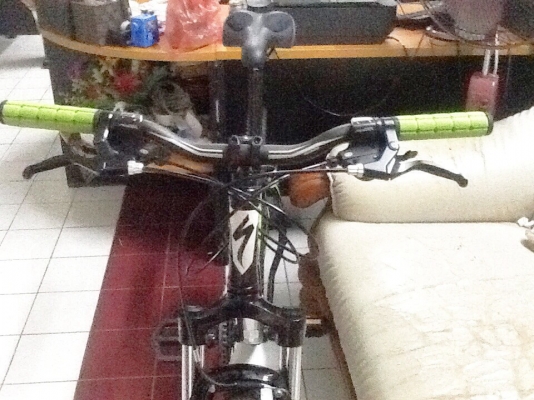 Specialized. Hardrock sport