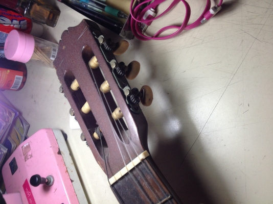 ขายกีตาร์ classic สภาพดีใช้งานได้ปกติ