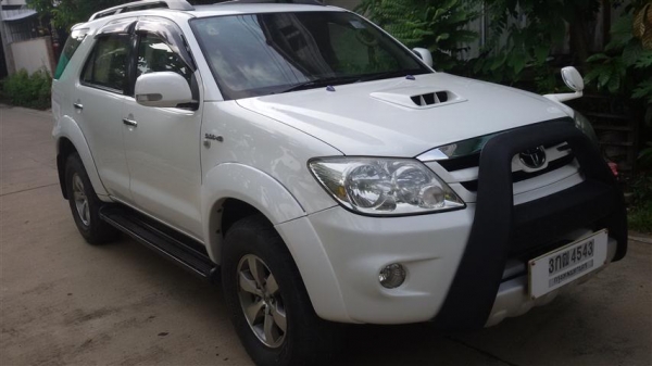 Fortuner V Excusive ตัวท็อปสุด ปี06 เครื่อง3000 เกียร์ออโต้โฟร์วิน Airbag Abs Navi วิ่ง 150,xxx โล ไม่มีอุบัติเหตุ ไม่เคยทำสี ดูรถทดลองขับได้