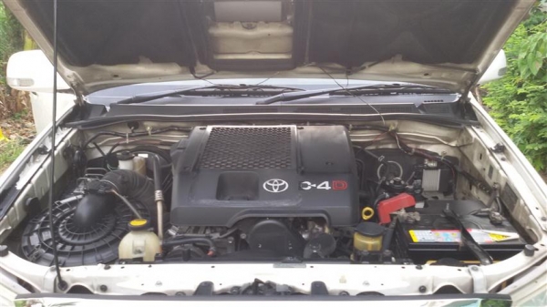 Fortuner V Excusive ตัวท็อปสุด ปี06 เครื่อง3000 เกียร์ออโต้โฟร์วิน Airbag Abs Navi วิ่ง 150,xxx โล ไม่มีอุบัติเหตุ ไม่เคยทำสี ดูรถทดลองขับได้