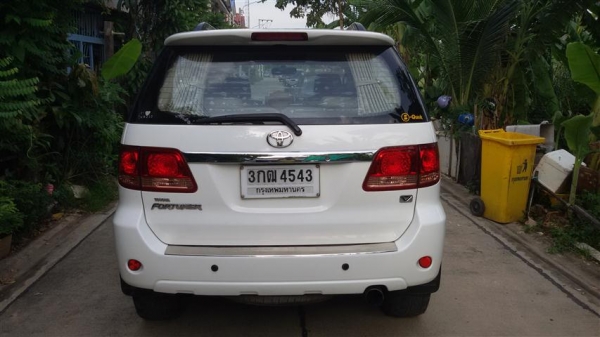 Fortuner V Excusive ตัวท็อปสุด ปี06 เครื่อง3000 เกียร์ออโต้โฟร์วิน Airbag Abs Navi วิ่ง 150,xxx โล ไม่มีอุบัติเหตุ ไม่เคยทำสี ดูรถทดลองขับได้