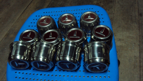 ขายฝาปิดดุมล้อโตโยต้ารุ่นเก่า อันละ100บาท