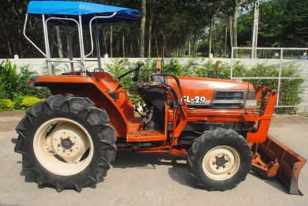 ขายรถไถ Kubota GL 29 (4WD) พร้อมดันหน้า สภาพพร้อมใช้งาน ขายรถไถ Kubota GL 29 (4WD) พร้อมดันหน้า สภาพพร้อมใช้งาน