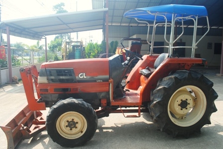 ขายรถไถ Kubota GL 29 (4WD) พร้อมดันหน้า สภาพพร้อมใช้งาน ขายรถไถ Kubota GL 29 (4WD) พร้อมดันหน้า สภาพพร้อมใช้งาน