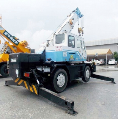 เครน 4ล้อ 8ตัน TADANO TR80M-1 ขาไขว้( X-Type) นำเข้าจากญี่ปุ่น 090-986-2521