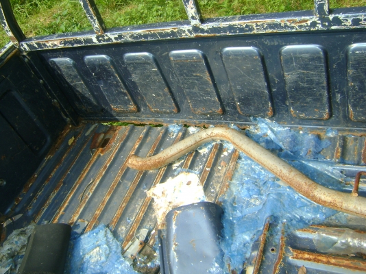 กะบะ L 200     ฝาท้ายใหม่ ยังไม่แกะกล่อง  ราคา 5,500  บาท