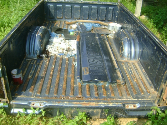 กะบะ L 200     ฝาท้ายใหม่ ยังไม่แกะกล่อง  ราคา 5,500  บาท