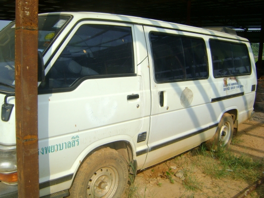 รถตู้ ( ประมูล รถราชการ )ตามภาพ 65,000 บาท รถตู้ ( ประมูล รถราชการ )ตามภาพ 65,000 บาท