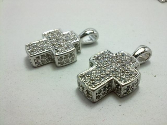 จี้ไม้กางเขนเงินประดับเพชรรัสเซีย