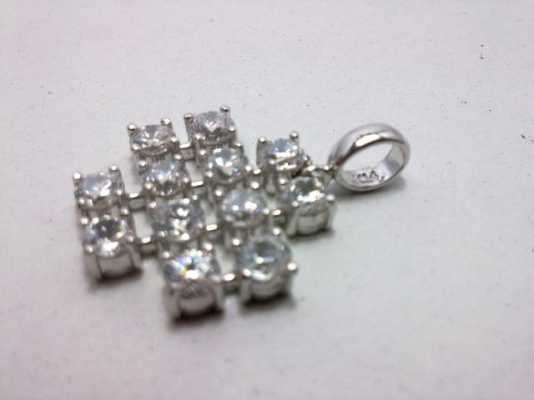 จี้เงินเพชรรัสเซีย