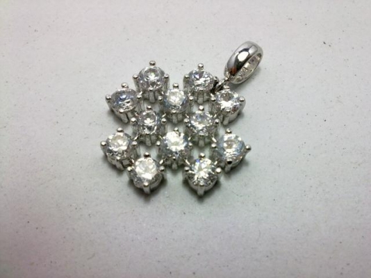 จี้เงินเพชรรัสเซีย