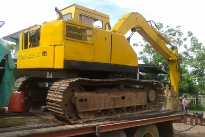 ขายแบคโคKOMATSU 80-2 เครื่องเดิม ปั้มเดิม เอวแน่น ไม่โหลด ทำงานเร็ว โซ่ดี บูมอาร์มดี สภาพพร้อมใช้งาน สนใจโทร090-8588220คุณนะ ID:narong498 หรือwww.truck.in.th/498