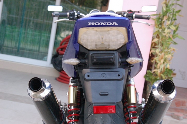 ขอขาย CB4OO TEC3 2OO6 ลายธงชาติสวยๆๆ ของแต่งเพียบสักคันครับ<<สรรพสามิตตัวจริง>>