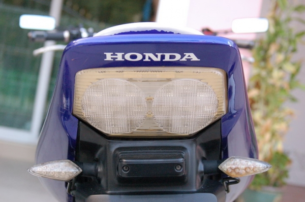 ขอขาย CB4OO TEC3 2OO6 ลายธงชาติสวยๆๆ ของแต่งเพียบสักคันครับ<<สรรพสามิตตัวจริง>>