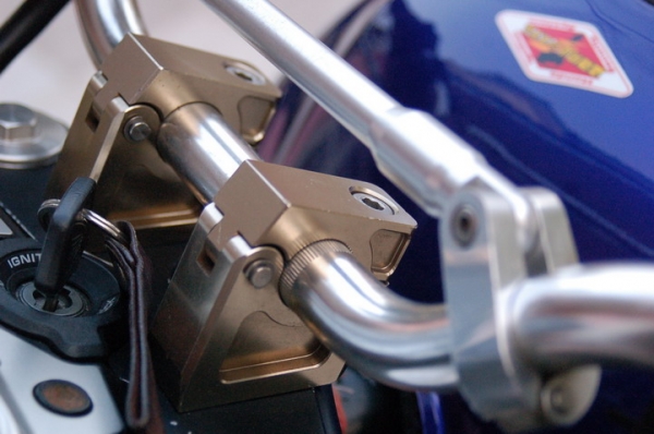 ขอขาย CB4OO TEC3 2OO6 ลายธงชาติสวยๆๆ ของแต่งเพียบสักคันครับ<<สรรพสามิตตัวจริง>>