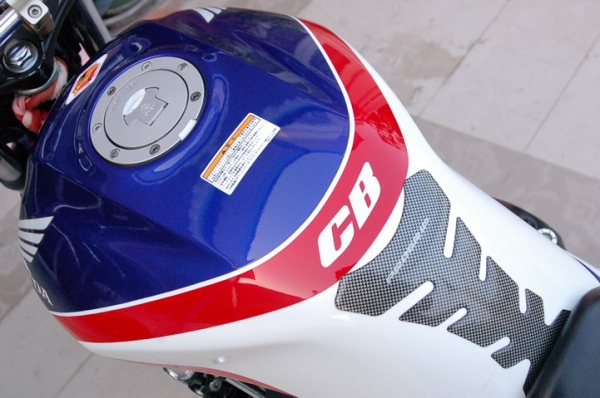 ขอขาย CB4OO TEC3 2OO6 ลายธงชาติสวยๆๆ ของแต่งเพียบสักคันครับ<<สรรพสามิตตัวจริง>>