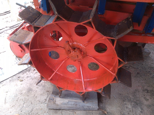 เครื่องปลูกอ้อยกลกิจพร้อมใช้ครับราคาเบาๆครับร่องคู่ สำหรับรถไถ70แรงขึ้นไป เครื่องปลูกอ้อยกลกิจพร้อมใช้ครับราคาเบาๆครับร่องคู่ สำหรับรถไถ70แรงขึ้นไป