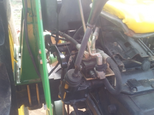 ขายผ่อน สด จอนเดียร์5310 3สูบ 2เพลา 65แรงม้า พร้อมอุปกรณ์ ทะเบียนไม่ขาดจดปี54