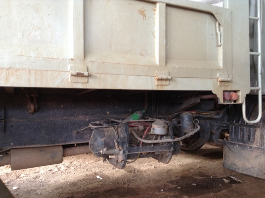 ขายรถดัมพ์ดิน6ล้อฮีโน่ เครื่องWO6D เกียร์ HO ช่วงล่างF พ่วงมาลัยพาวเวอร์ เบรคทิฟฟี่