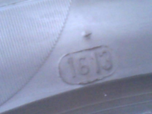 ขายยางใช้แล้ว Pirelli 255/35/19 ปี 11 คู่ 2500 บาท