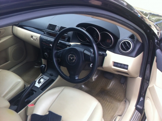 รถบ้านเจ้าของขายเอง2005 Mazda 3 สภาพพร้อมใช้งาน