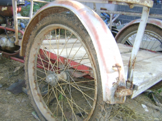 สามล้อ / พ่วงข้าง เผื่อท่านใด ใช้ประโยนช์  ราคา  10,000 บาท