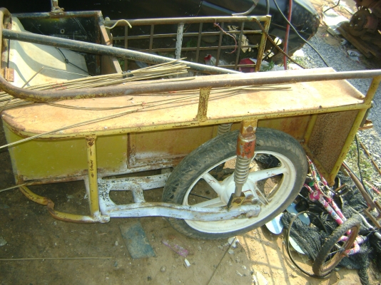 สามล้อ / พ่วงข้าง เผื่อท่านใด ใช้ประโยนช์  ราคา  10,000 บาท