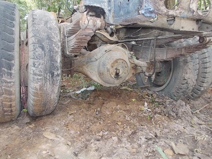 ขายช่วงล่าง 6 ล้อใหญ่ ใช้งานอยู่ ถอดขาย จะเปลี่ยนเป็น 10 ล้อ