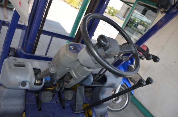 ขาย Komatsu FG20C-12 เบนซิน Nissan H20 ธรรมดา 2 ตัน ยกสูง 4 เมตร ติดแก๊ส