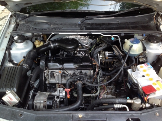 Volkswagen vento 1.8 cl เกียร์ธรรมดา พร้อมทะเบียนสวย ภว7117กทม.