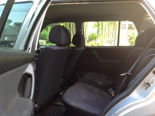 Volkswagen vento 1.8 cl เกียร์ธรรมดา พร้อมทะเบียนสวย ภว7117กทม.