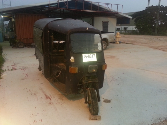 ขายรถสามล้อตุ๊กๆบรรทุก เครื่องดี ขับได้ พร้อมใช้งานราคาถูกๆ 50000 บาท ราคาโทรมาต่อรองได้นะคับ