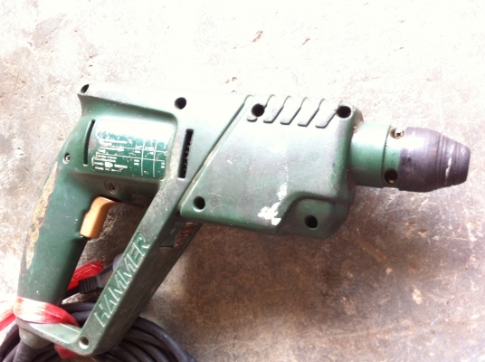 สว่านไฟฟ้า BOSCH ทำงานได้สองระบบ ของเก่าเก็บทนและใช้ดี สว่านไฟฟ้า BOSCH ทำงานได้สองระบบ ของเก่าเก็บทนและใช้ดี