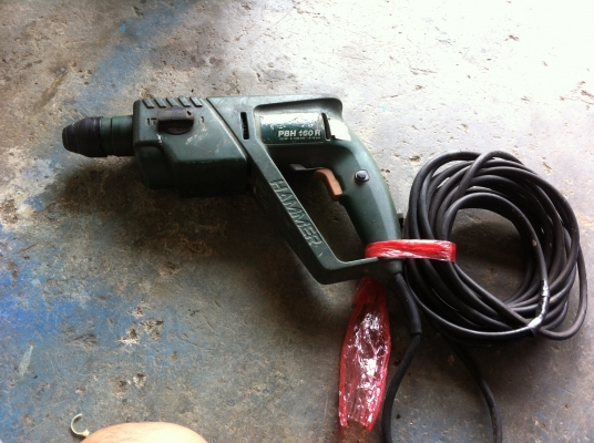 สว่านไฟฟ้า BOSCH ทำงานได้สองระบบ ของเก่าเก็บทนและใช้ดี