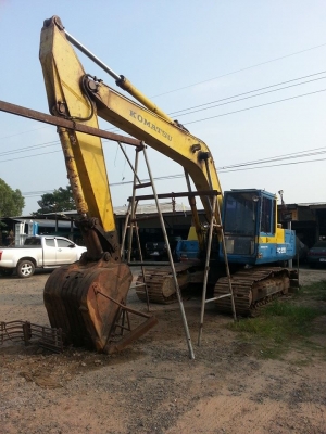 ขาย แบ็คโฮPC200-3 สภาพดีมาก แอร์เย็น เอวแน่น โซ่หนา โรลเลอร์ไม่แตก เครื่องดีมาก ทำงานคล่อง เล่มทะเบียนพร้อม.ราคา 580,000 บาท โทร 087-9666599 คุณหนาม