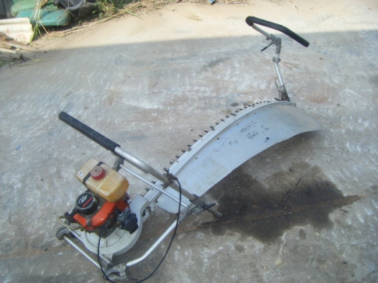 เครื่องตัดแต่งใบชาหรือพุ่มไม้