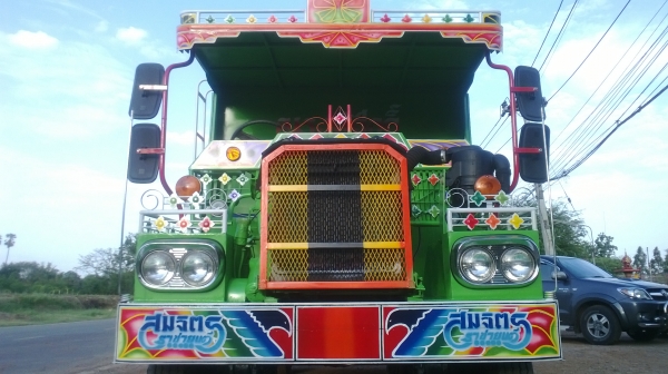 **อีแต๋นต่อใหม่ยังไม่มีเจ้าของ**  สนใจโทร 081-0745778 หรือ 085-6390132  ช่วงล่างใหญ่ 115 แรง/ฐานกว้าง เกียร์2ลูก แชทซีหน้า 5"เต็ม ยาว 5 เมตร บรรทุกได้สูงสุด 8-12 ตัน ____เพิ่มเติม______ "ดัมพ์ สั่งได้"  **ออกรถที่ธกส. ได้ สามารถเดินเรื่องขอ