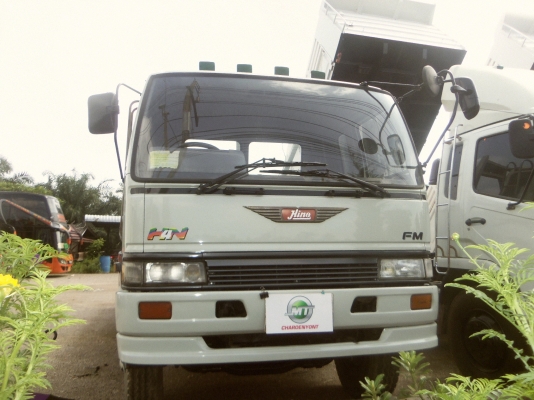 สีบล้อกระบะบรรทุกท้ายลาด HINO FM3M 240แรงม้าสภาพสวยพร้อมใช้งานเอกสารพร้อมโอน
