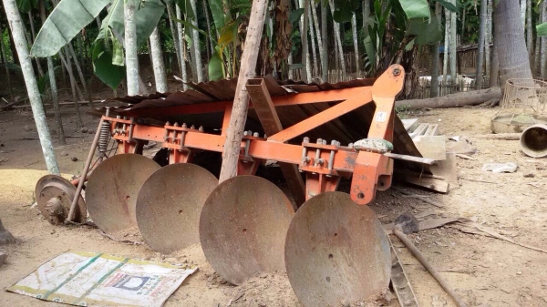 ขายรถไถ NEW HOLLAND TS90 ปี 55 ไมล์ชั่วโมง 7,7xx เอกสารเล่มทะเบียน