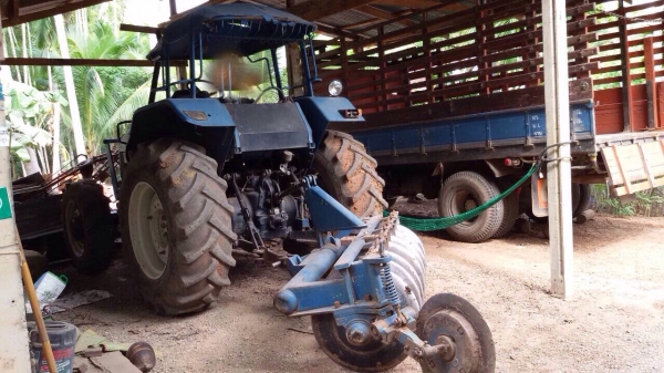 ขายรถไถ NEW HOLLAND TS90 ปี 55 ไมล์ชั่วโมง 7,7xx เอกสารเล่มทะเบียน