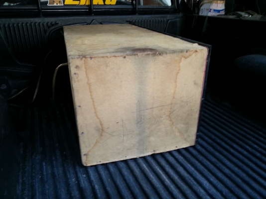 ขายลำโพง B 52    รุ่น12-70พร้อมตู้แบนพาสอะคริลิค