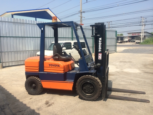 ขายด่วนๆ โฟล์คลิฟ TOYOTA รุ่น5 ยอดนิยม 3 ตัน เครื่องดีเซล1Zเครื่องดีเกียร์ดีมากๆ ยางเต็มๆแบตใหม่แกะกล่อง พร้อมใช้งาน 285,000 ฿ จะเด็ด