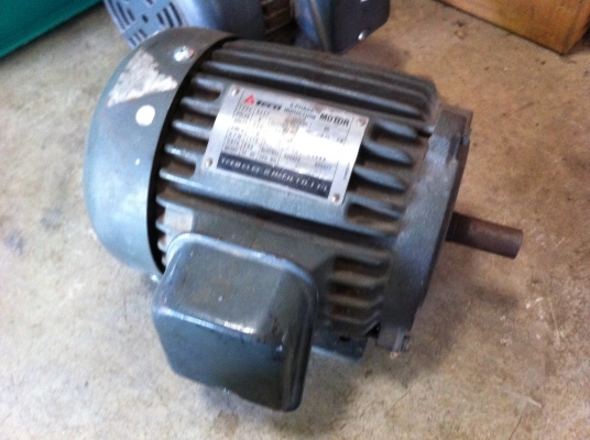 มอเตอร์ 1 แรงม้า FUKUTA  220/380 V.  รอบ 1400 รอบต่อนาที (มี 3 ตัว)