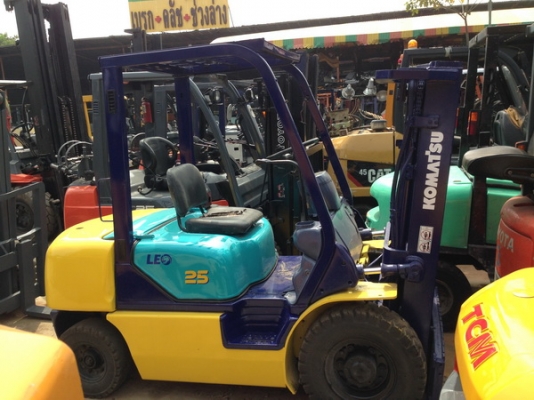 รถยกโคมัสสึรุ่น 12 ยก 2.5 ตัน เสาสูง 4.50 เมตร เครื่องดีเซล เกียร์ออโต้