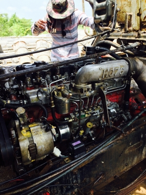 สิบล้อดั้ม 2 เพลา ฮีโน่ 185 แรงม้า ไม่เคยทำสี เดิม ตามสภาพเลยคับ สิบล้อดั้ม 2 เพลา ฮีโน่ 185 แรงม้า ไม่เคยทำสี เดิม ตามสภาพเลยคับ