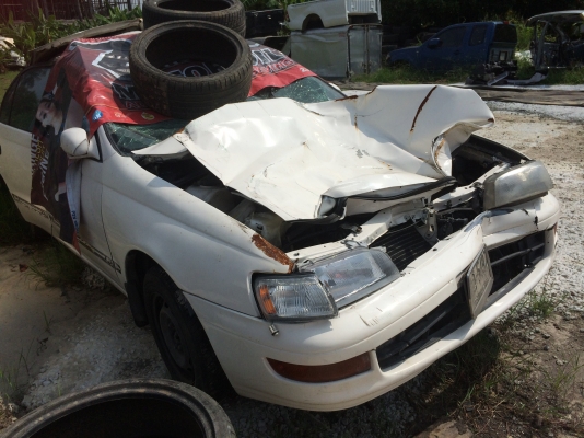 ขายรถอุบัติเหตุ พร้อมเล่มทะเบียน ราคาเบาๆ toyota corona สีขาว